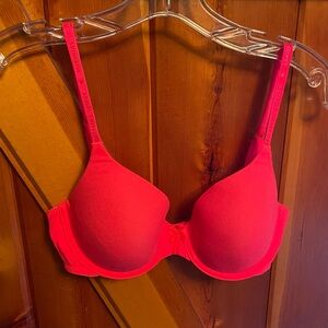 Victoria’s Secret Lined Perfect Coverage bra size 34C. New with tags.